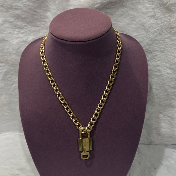 Louis Vuitton Gold Padlock - 314 - Picture 4 of 5